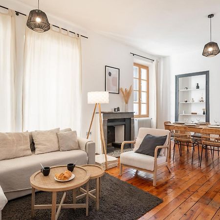 Appartement Spacieux Et Chaleureux Coeur De Ville Chambéry Dış mekan fotoğraf
