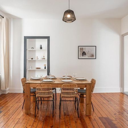 Appartement Spacieux Et Chaleureux Coeur De Ville Chambéry Dış mekan fotoğraf